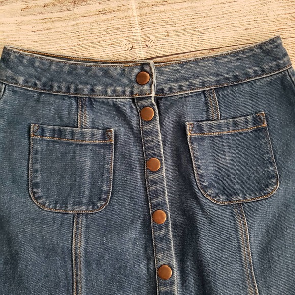 BRANDY MELVILLE Armelle button up pocketed A-line mini denim skirt 27 - Picture 2 of 7